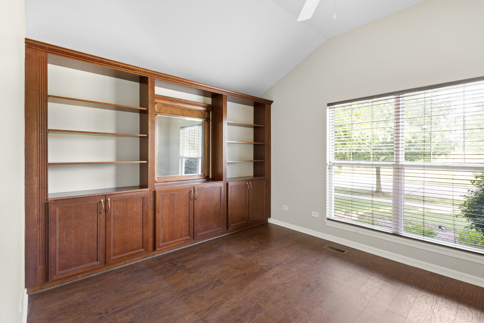 115 Clover Drive Sugar Grove, IL 60554 - Photo 9 of 18