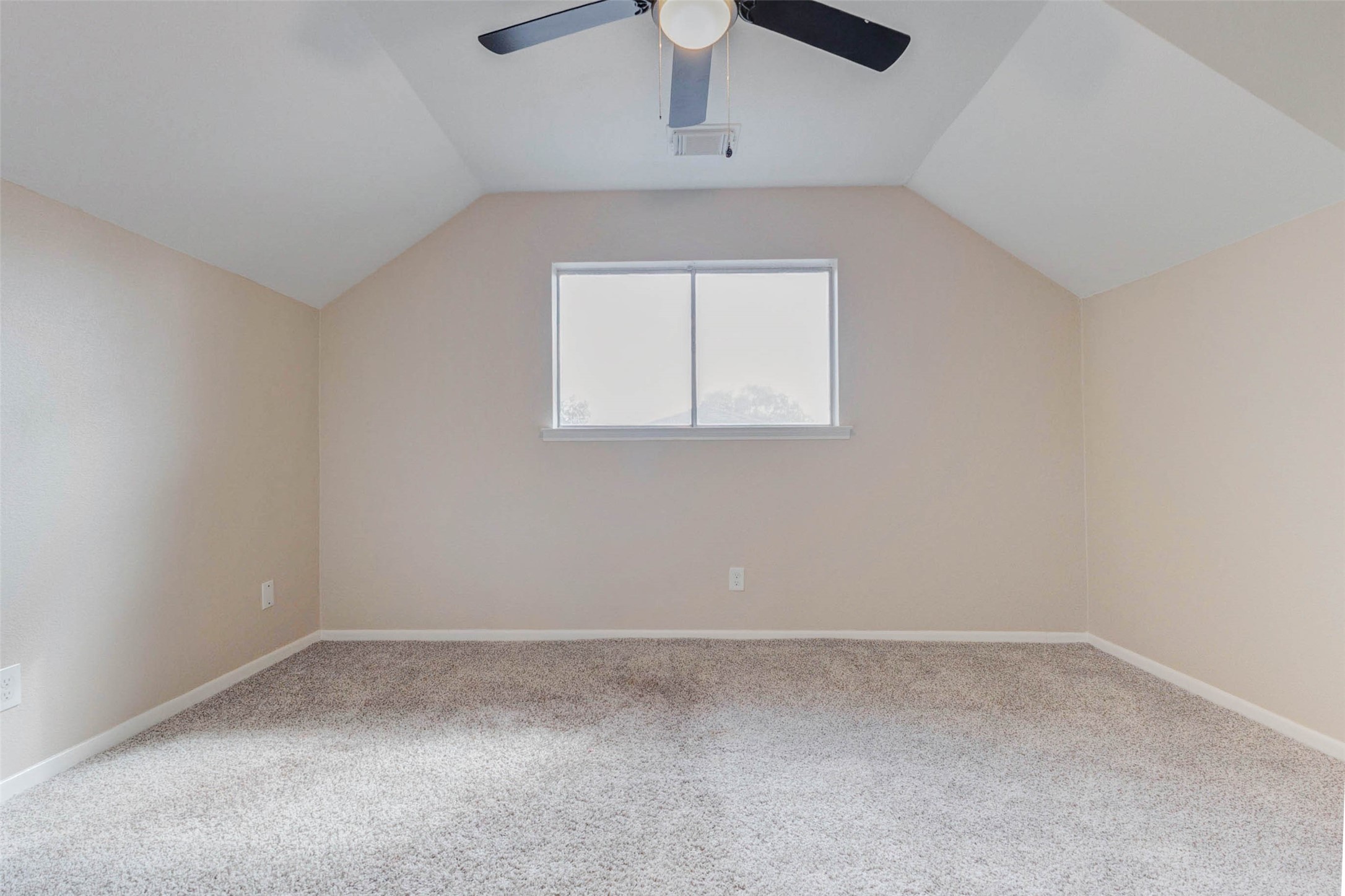 11222 Sagepark Lane Houston, TX 77089 - Photo 31 of 41 an empty room with a window