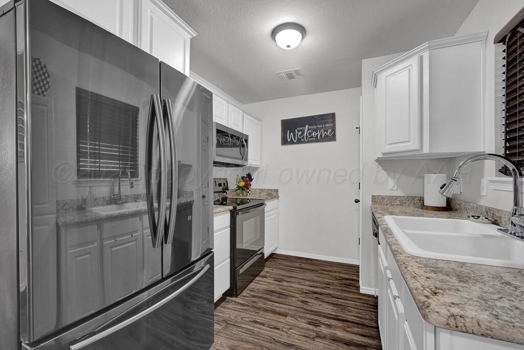 2700 Ries Lane Amarillo, TX 79118 - Photo 3 of 9 Kitchen
