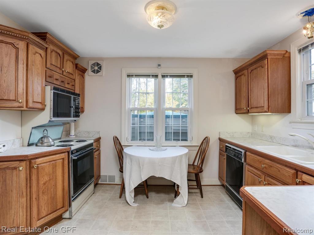 4394 Harvard Road Detroit, MI 48224 - Photo 12 of 27