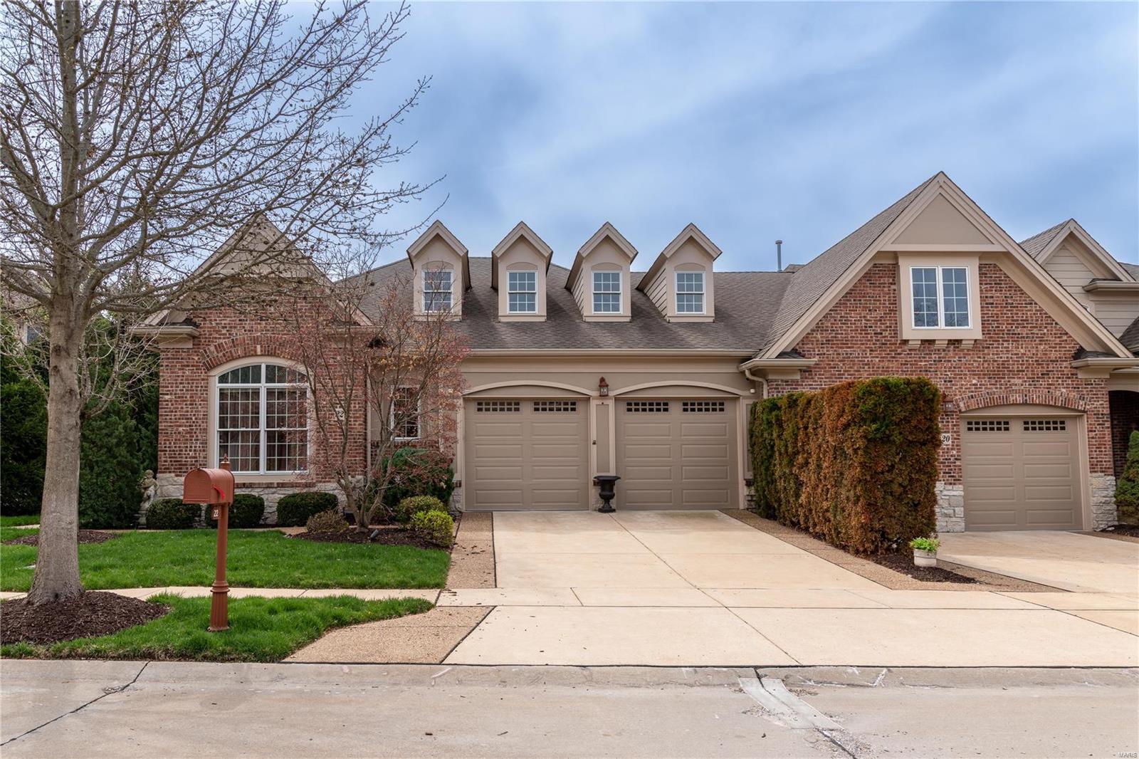 22 Old Belle Monte Road Chesterfield, MO 63017 - Photo 4 of 44 Gallery Image 4