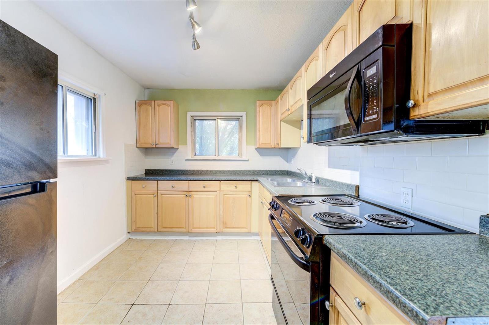 220 Ames Place St. Louis, MO 63135 - Photo 9 of 22