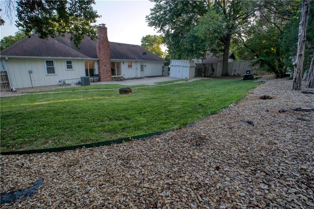 2010 Southwest 33rd Street Topeka, KS 66611 - Photo 26 of 31
