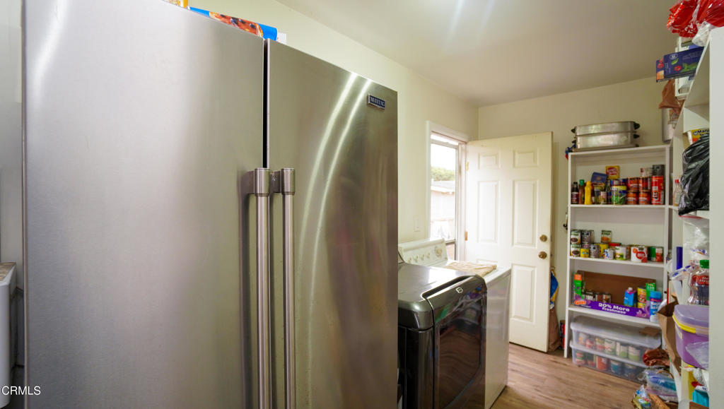 172 West Yucca Street Oxnard, CA 93033 - Photo 11 of 26