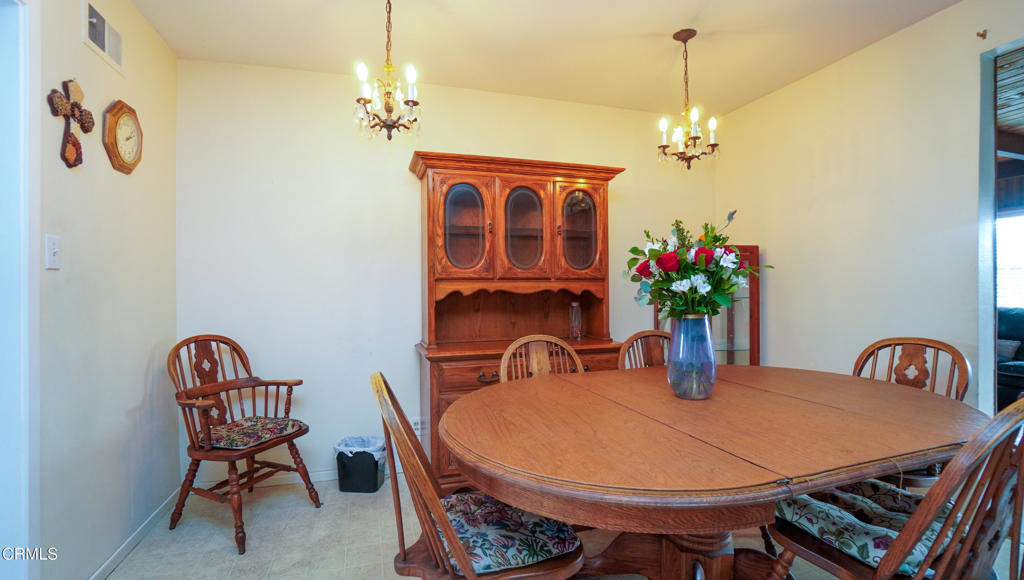 172 West Yucca Street Oxnard, CA 93033 - Photo 5 of 26