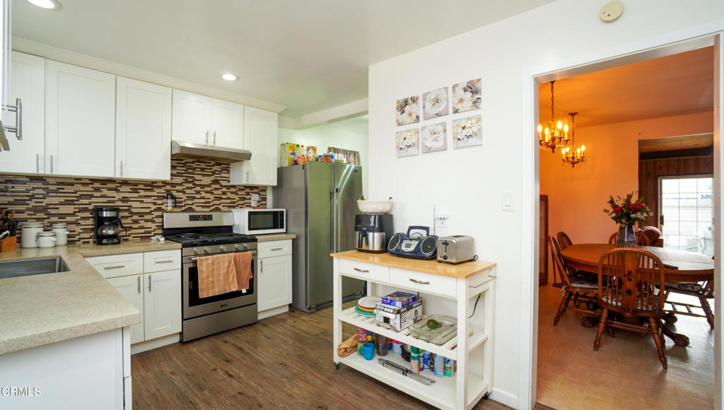 172 West Yucca Street Oxnard, CA 93033 - Photo 8 of 26