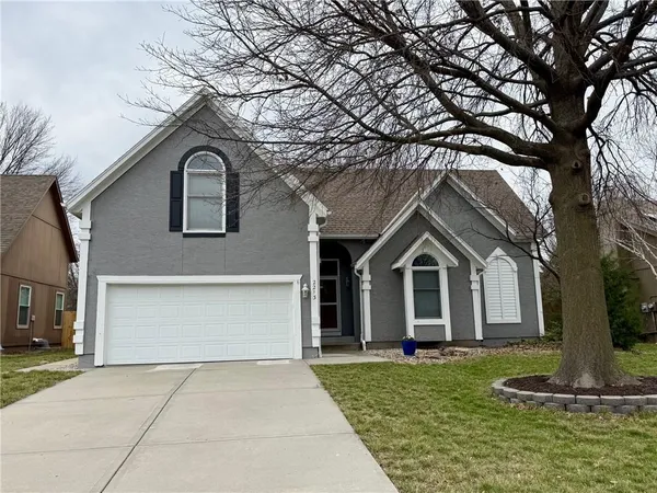 $385,000 | 2213 South Central Street, Olathe, KS 66062