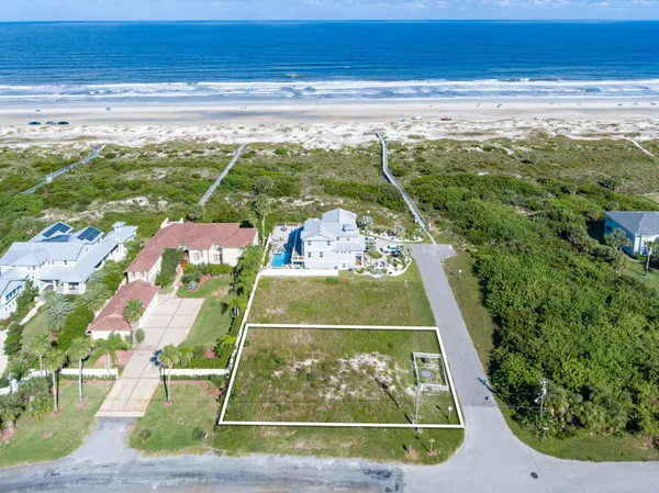 a view of a tennis court
