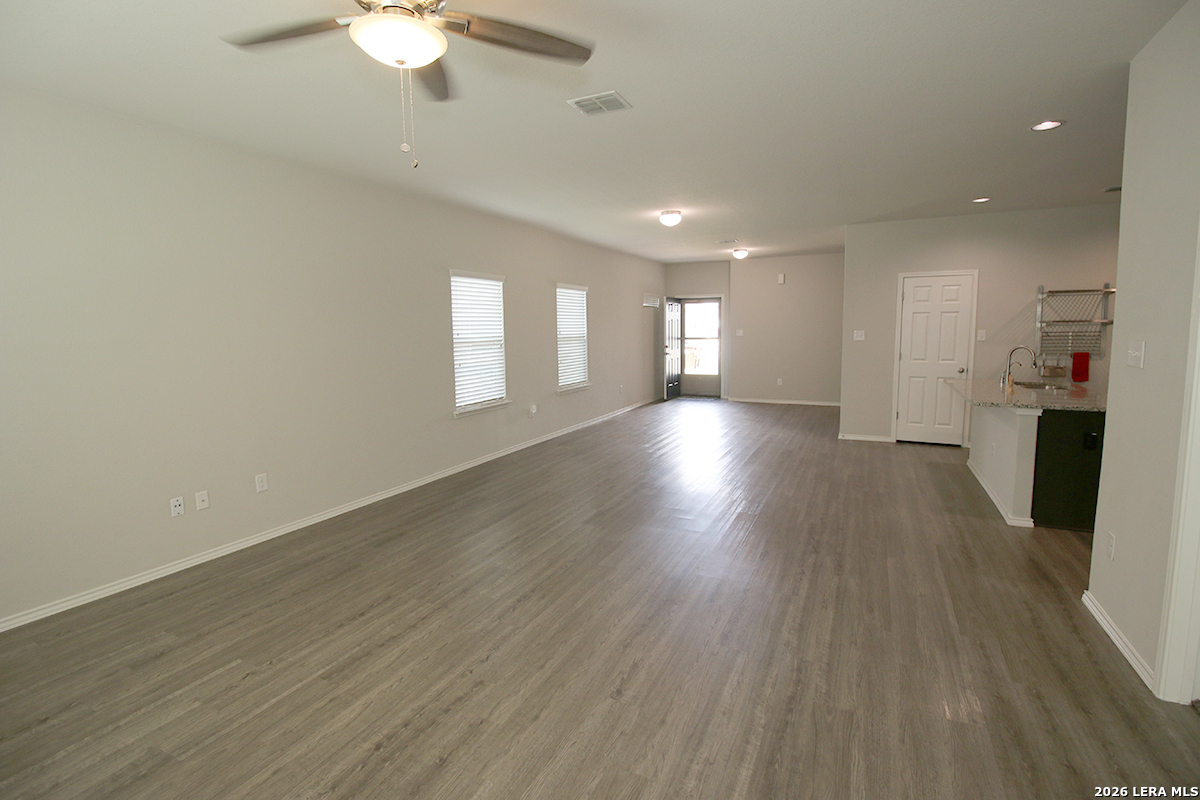 2446 Keyhole View Converse, TX 78109 - Photo 11 of 30