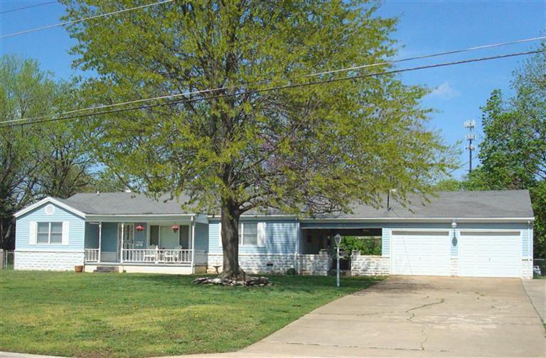 203 West Wayland Street Springfield, MO 65807 - Photo 1 of 1 1