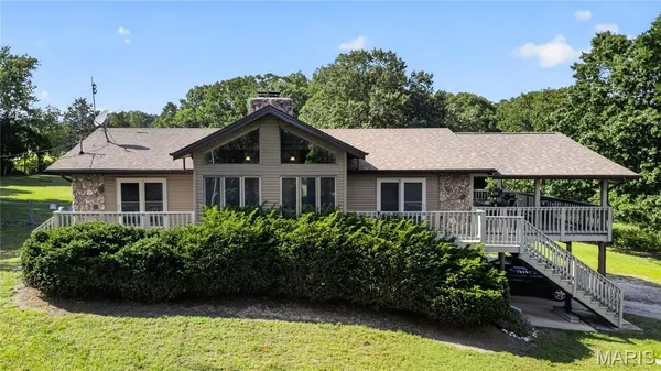 $460,000 | 125 Rolling Acres Lane, Hillsboro, MO 63050