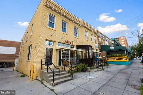 $1,695 | 3611 38th Street Northwest, Unit 403, Washington, DC 20016