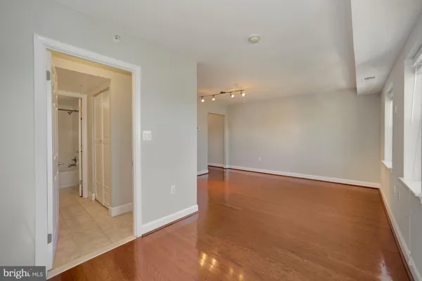 $1,695 | 3611 38th Street Northwest, Unit 403, Washington, DC 20016