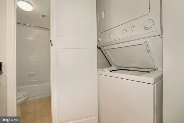 $1,670 | 3611 38th Street Northwest, Unit 403, Washington, DC 20016