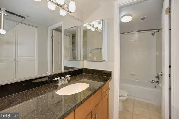 $1,670 | 3611 38th Street Northwest, Unit 403, Washington, DC 20016