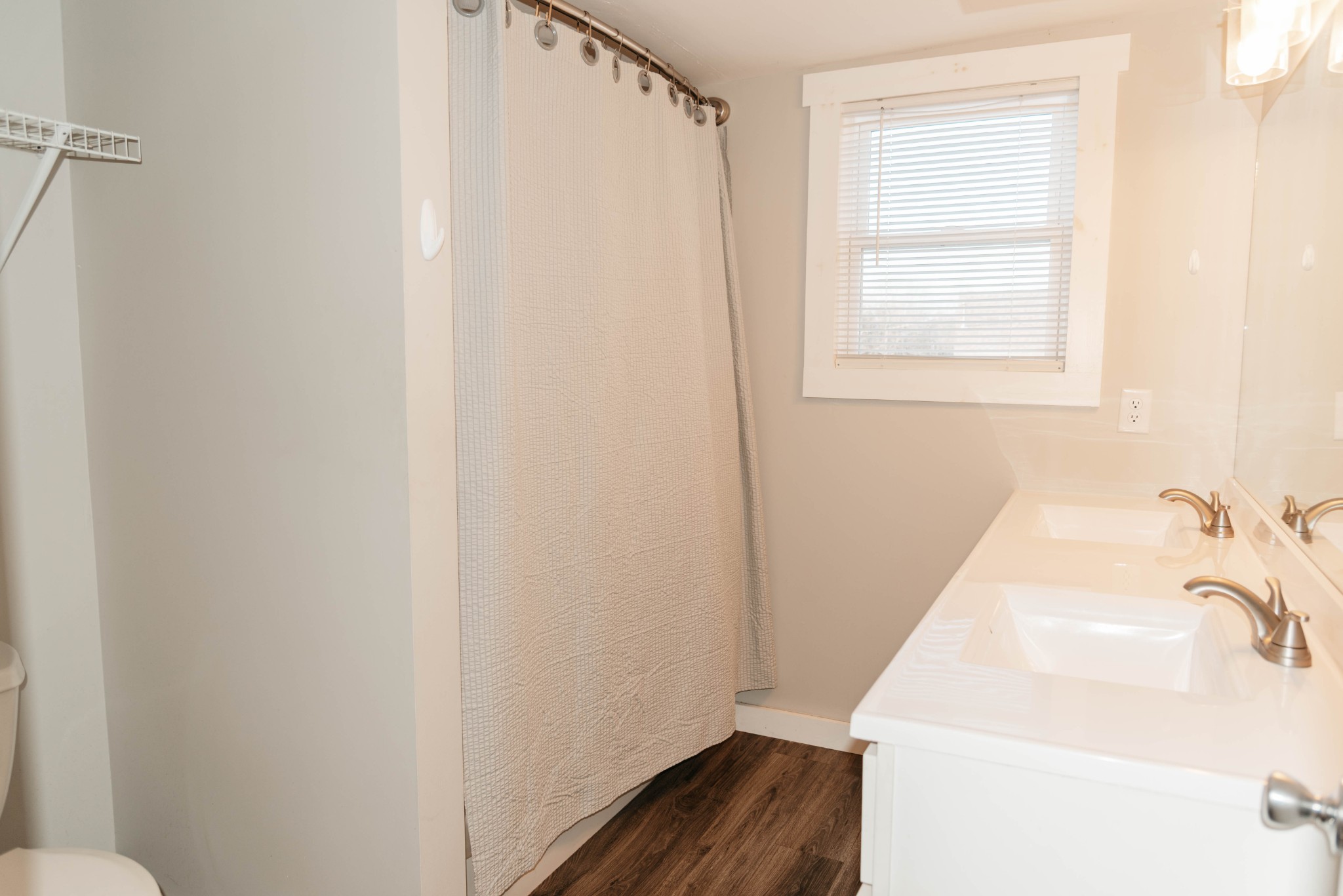2470 Hinton Road Clarksville, TN 37043 - Photo 18 of 34 a bathroom with a sink and a bathtub