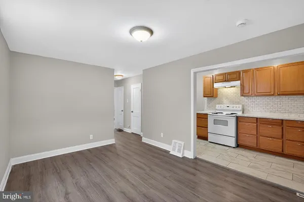 $1,595 | 1001 Burnside Road, Sharon Hill, PA 19079