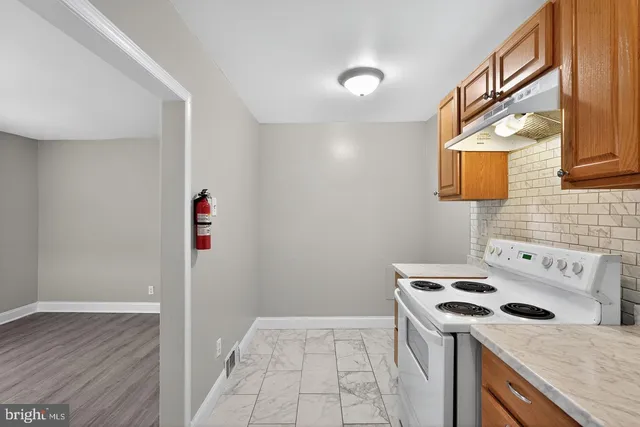 $1,595 | 1001 Burnside Road, Sharon Hill, PA 19079