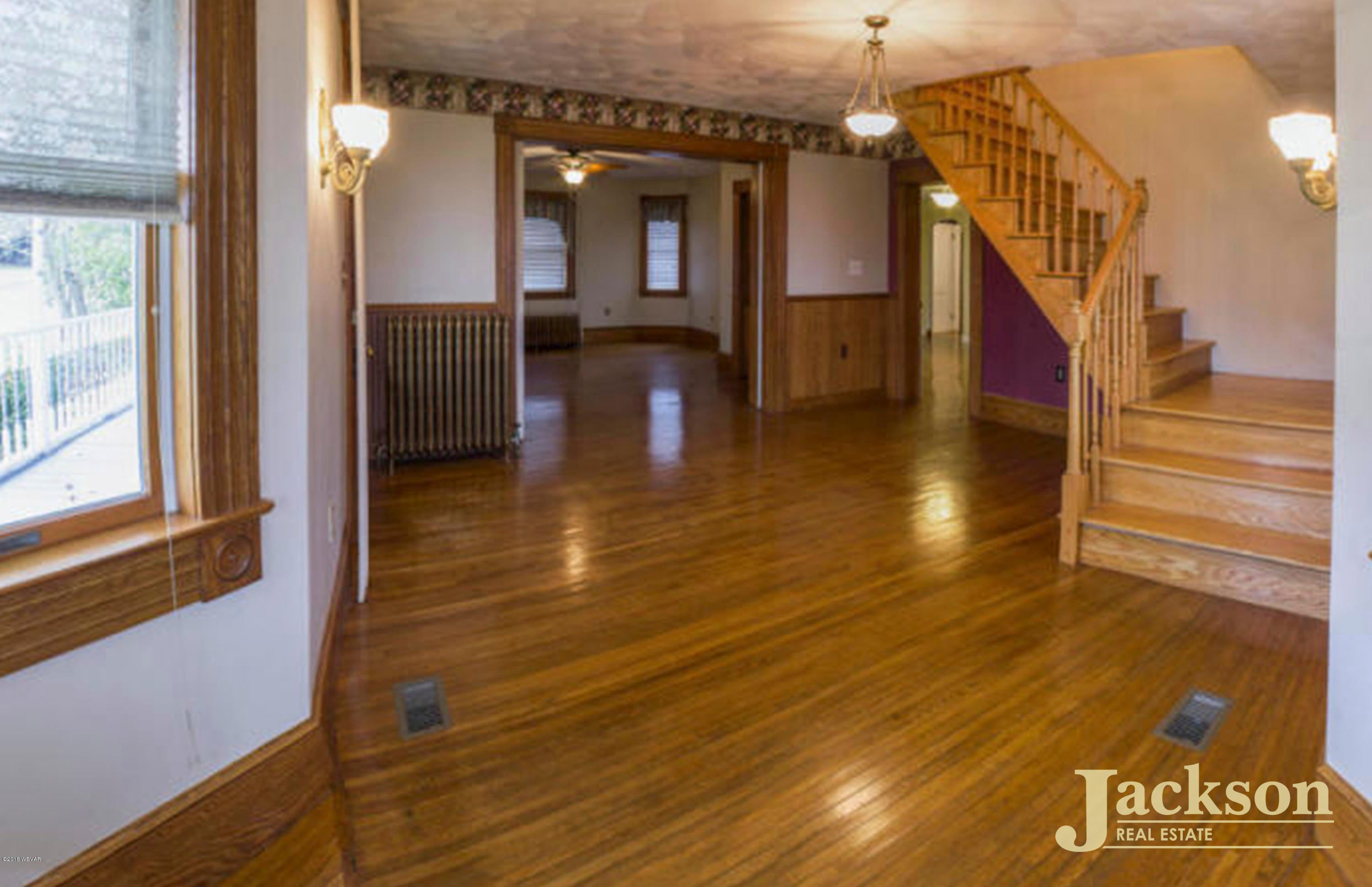 836 River Road Jersey Shore, PA 17740 - Photo 8 of 15 Foyer 2