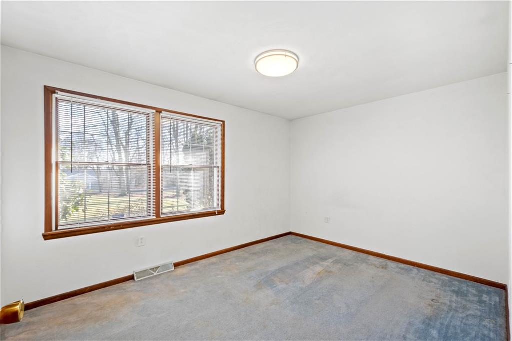 105 Trump Road Cheswick, PA 15024 - Photo 16 of 25 an empty room with a window