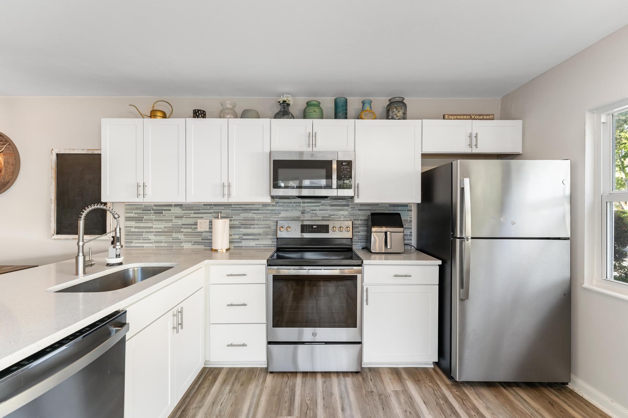 4801 Roxbury Court Boynton Beach, FL 33436 - Photo 11 of 37 Kitchen