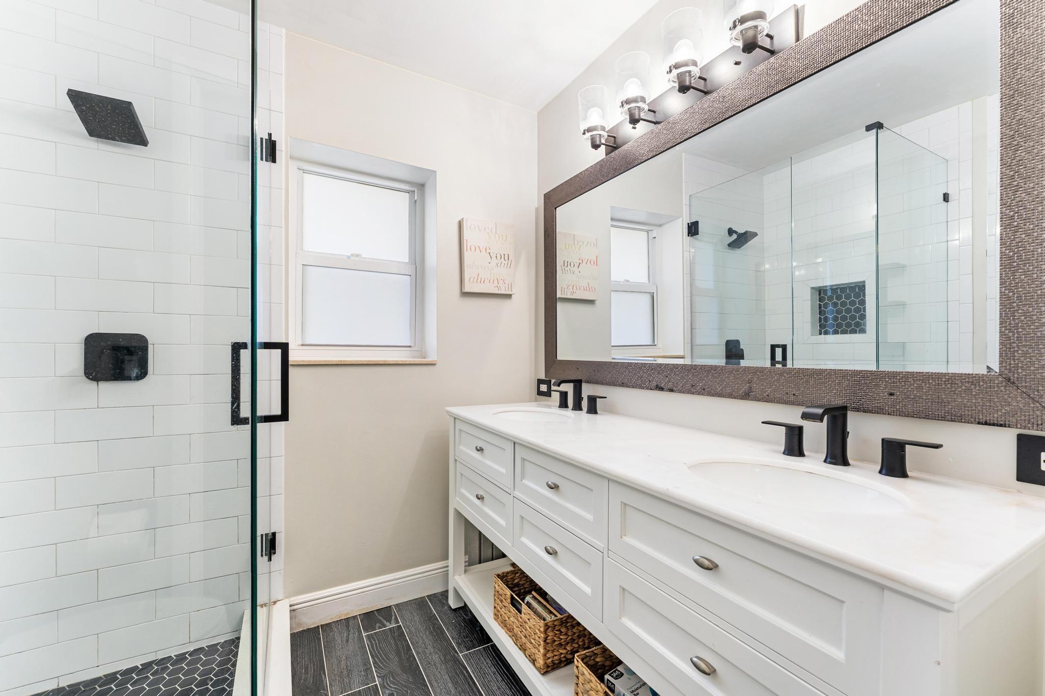 4801 Roxbury Court Boynton Beach, FL 33436 - Photo 20 of 37 Primary Bathroom