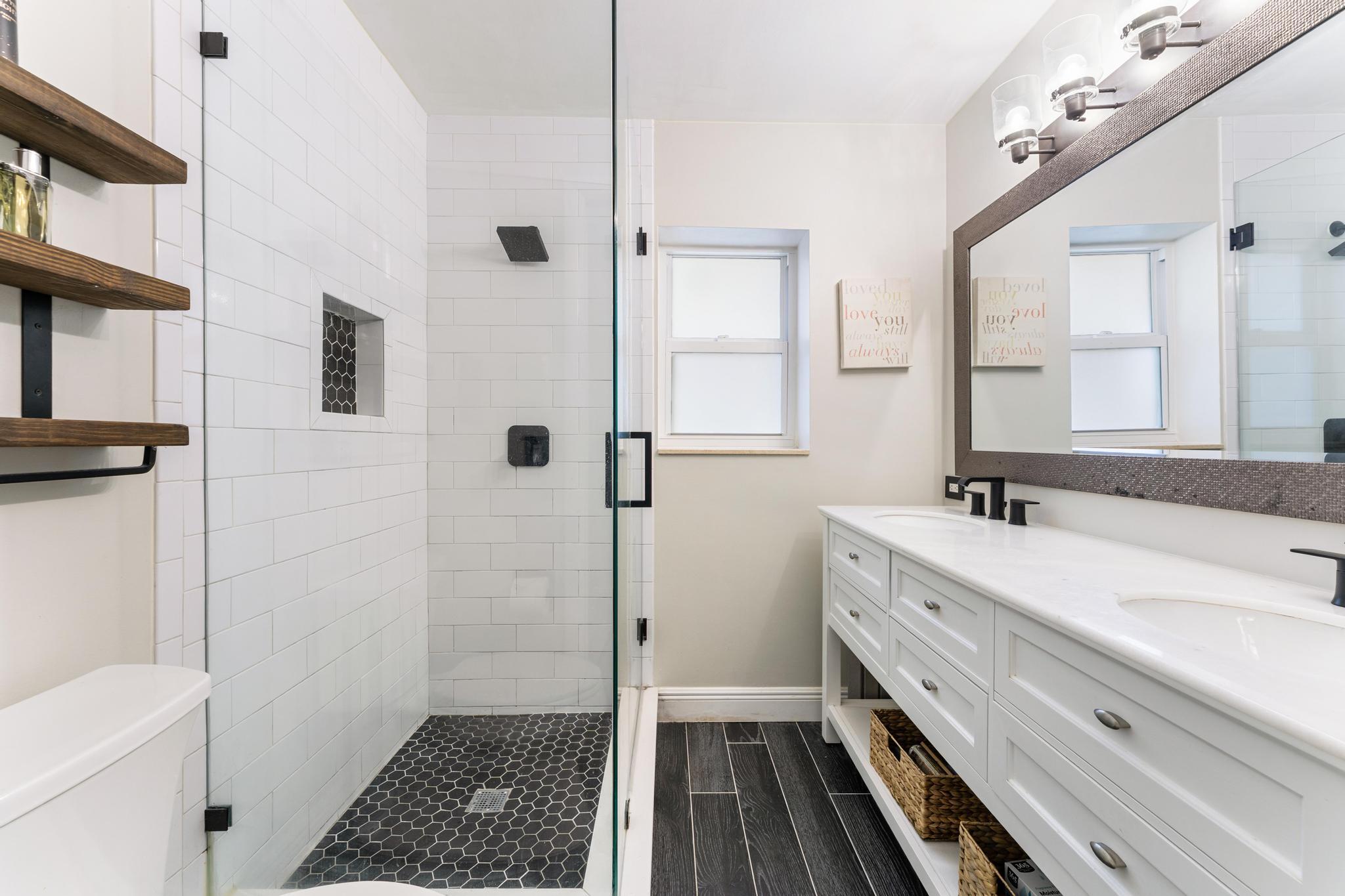 4801 Roxbury Court Boynton Beach, FL 33436 - Photo 21 of 37 Primary Bathroom