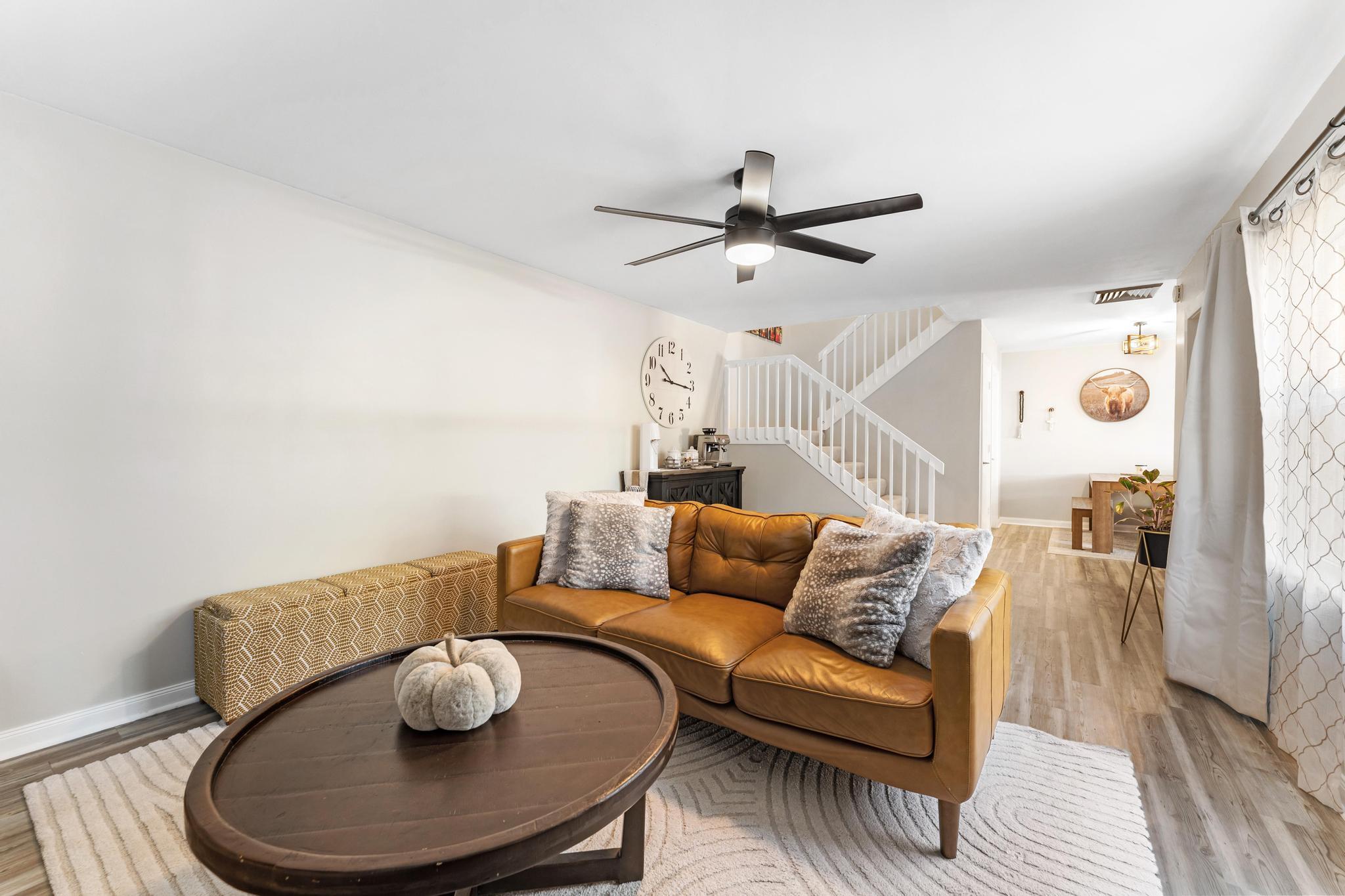 4801 Roxbury Court Boynton Beach, FL 33436 - Photo 7 of 37 Living Room