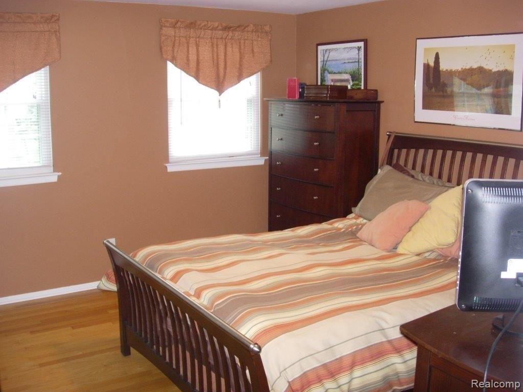 32305 Woody Road Fraser, MI 48026 - Photo 12 of 19 13.jpg