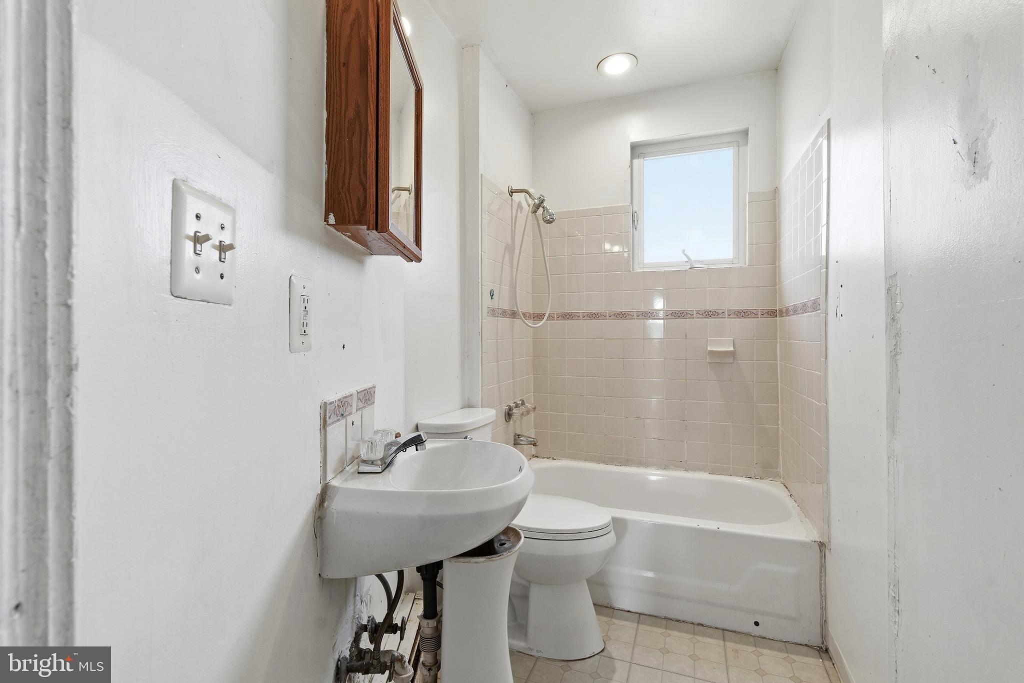 652 Manor Road Beverly, NJ 08010 - Photo 15 of 29