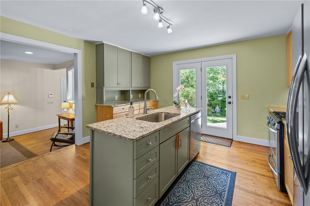 208 Mountain View Lane Clemson, SC 29631 - Photo 5 of 39