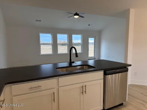 $301,900 | 103 Red Bird Cove, Senatobia, MS 38668