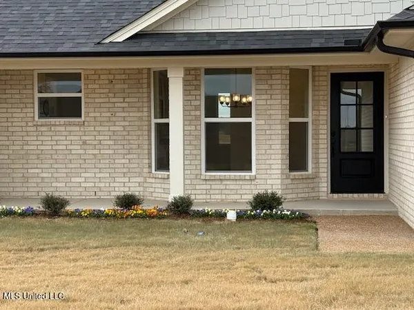 $301,900 | 103 Red Bird Cove, Senatobia, MS 38668