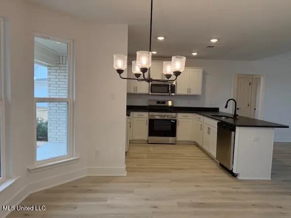 $301,900 | 103 Red Bird Cove, Senatobia, MS 38668