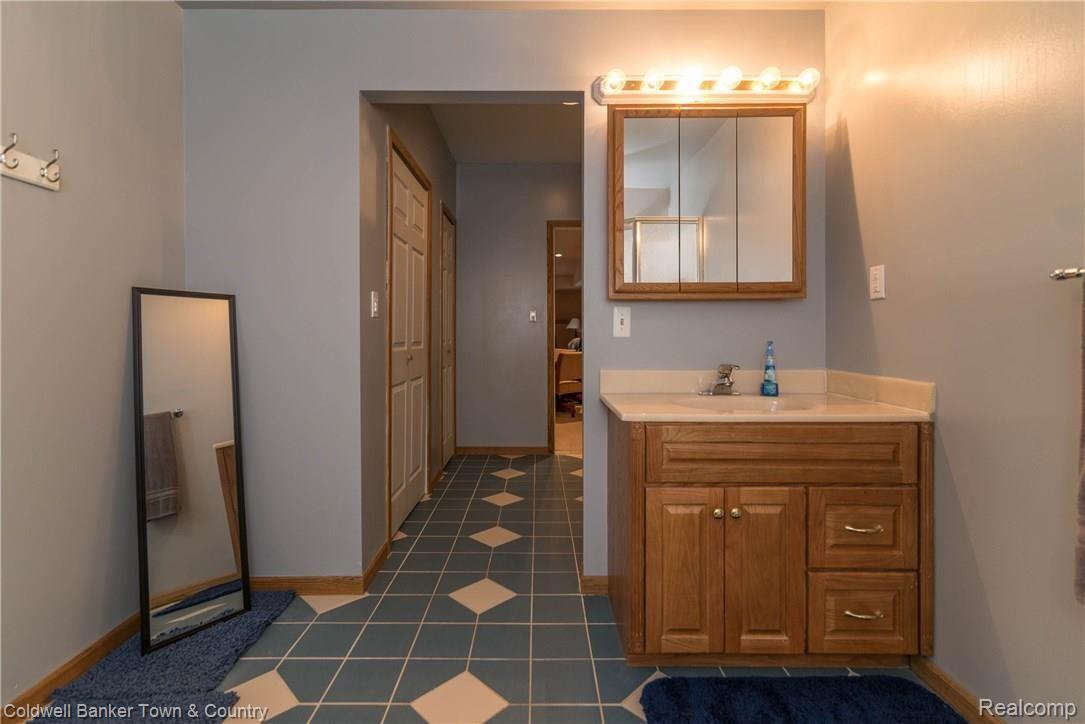 10095 White Road Linden, MI 48451 - Photo 42 of 64 AUG_6087.jpg