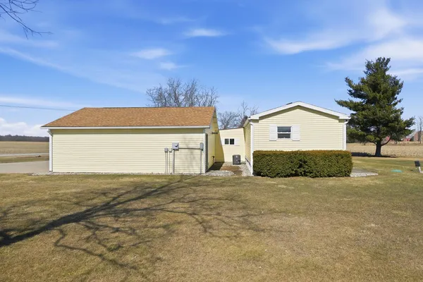 $214,500 | 2980 South State Road 1, Hamilton, IN 46742