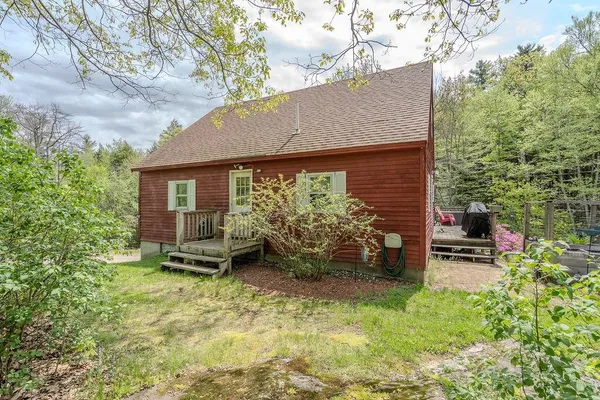 $485,000 | 348 North Road, Deerfield, NH 03037