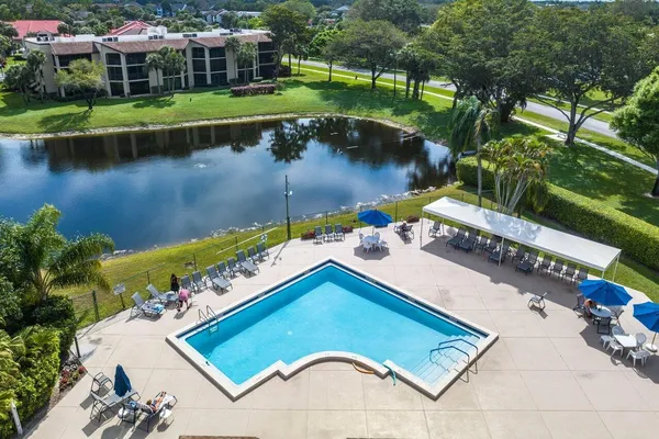 $2,000 | 10110 Cedar Point Boulevard, Unit 305, Boynton Beach, FL 33437