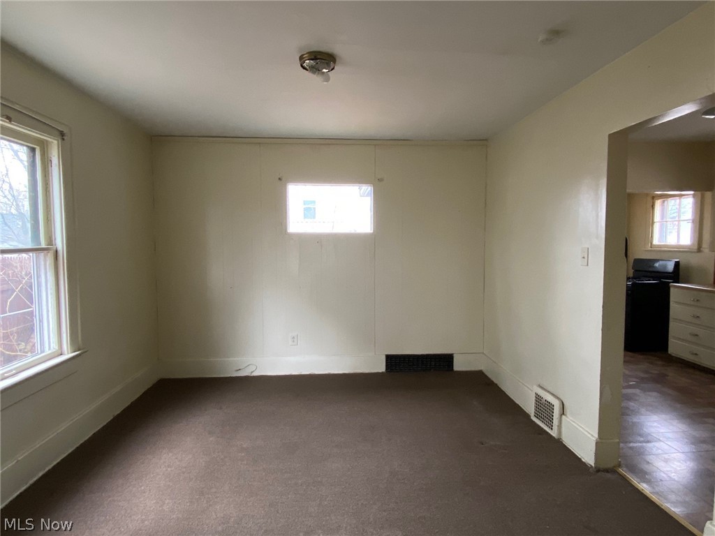 291 Lookout Avenue Akron, OH 44310 - Photo 8 of 23 dining room
