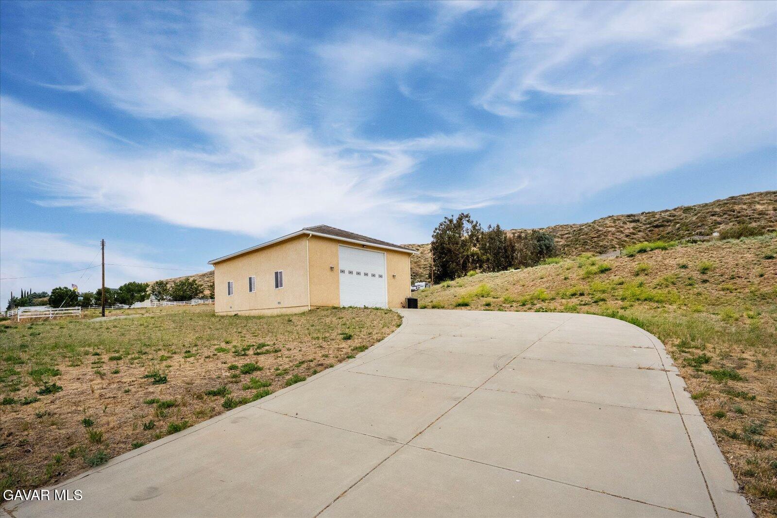 9115 Elizabeth Lake Road Leona Valley, CA 93551 - Photo 45 of 49 53-Shop