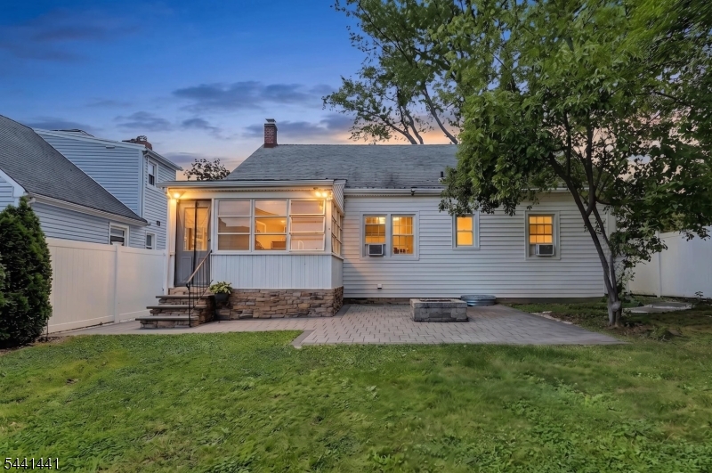 392 Ingall Street Union, NJ 07083 - Photo 32 of 48