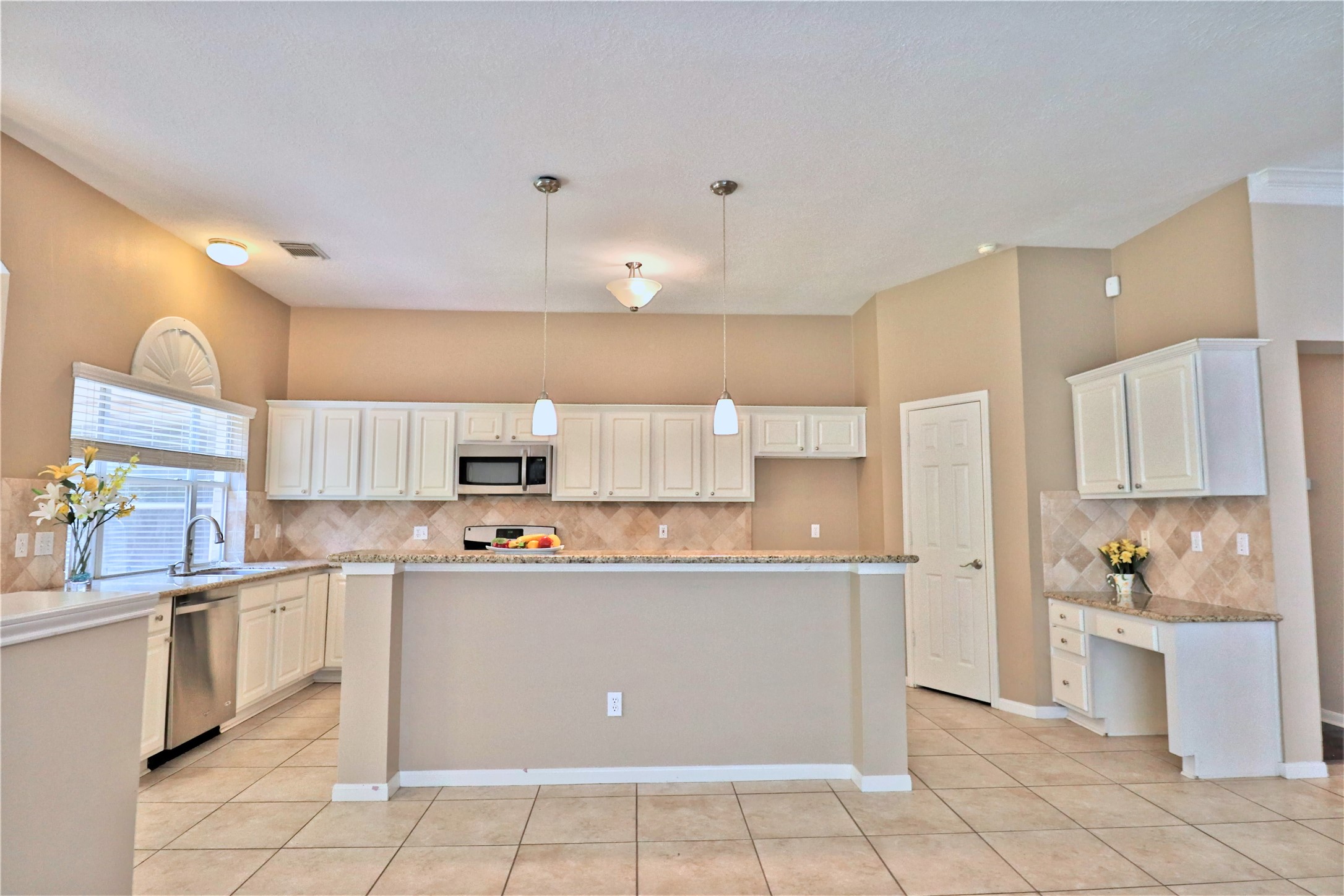 4530 Springfield Lakes Street Sugar Land, TX 77479 - Photo 10 of 32