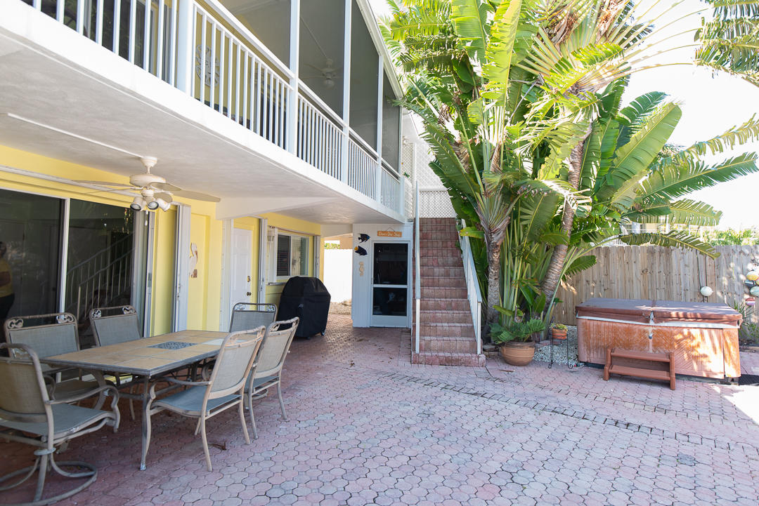 1119 Heron Road Key Largo, FL 33037 - Photo 23 of 30 Outside stairs view