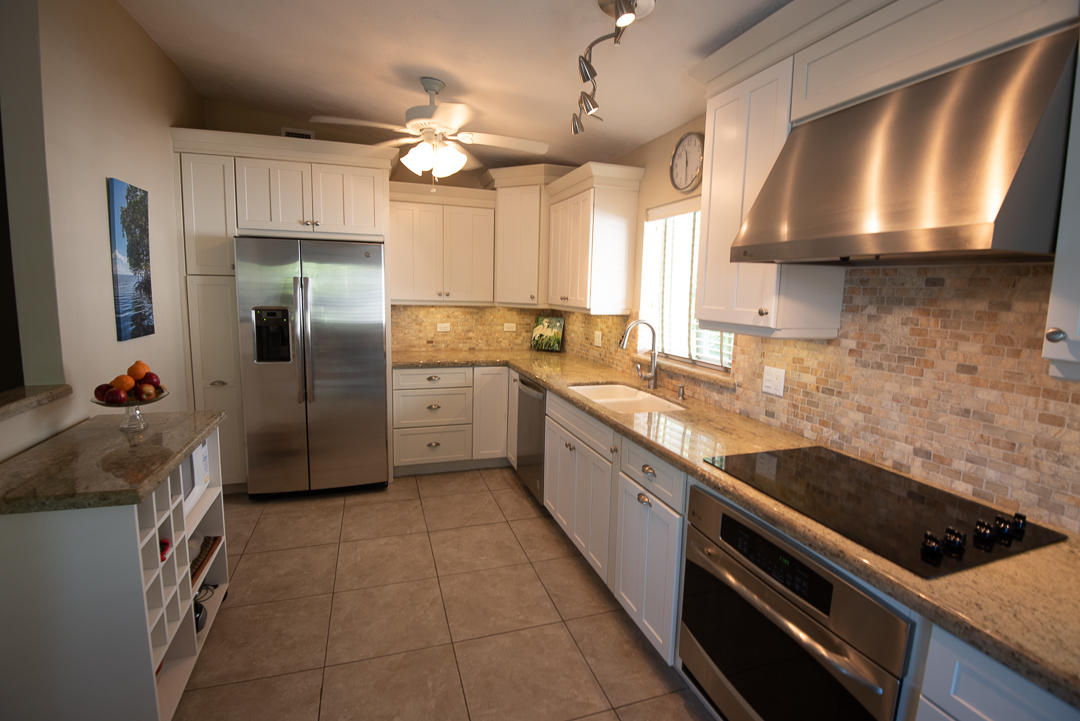 1119 Heron Road Key Largo, FL 33037 - Photo 5 of 30 Kitchen