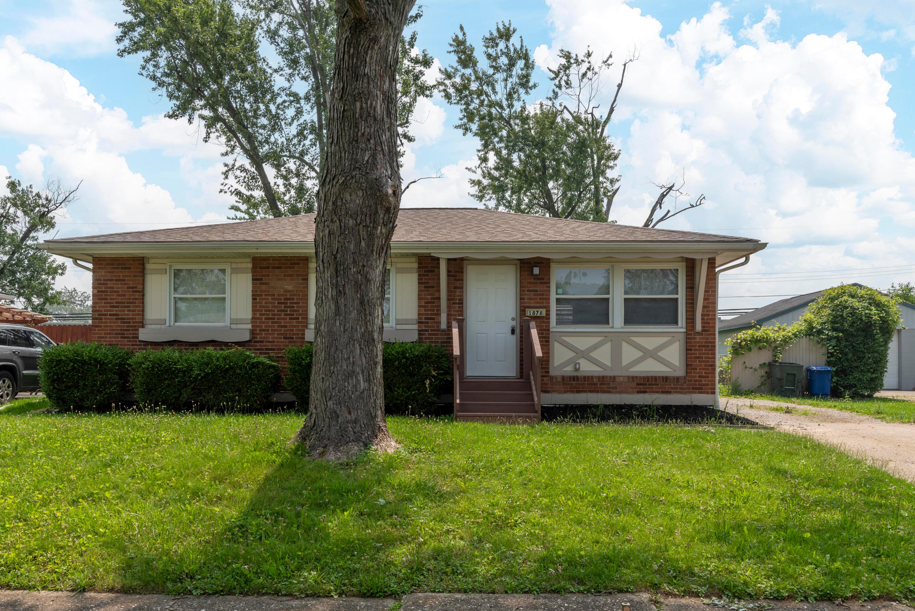 1878 Woodette Road Columbus, OH 43232 - Photo 3 of 37 3