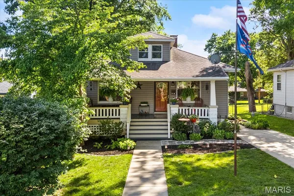 $229,900 | 605 South Douglas Avenue, Belleville, IL 62220