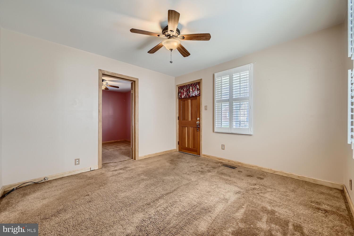 369 Townsend Road Essex, MD 21221 - Photo 7 of 27