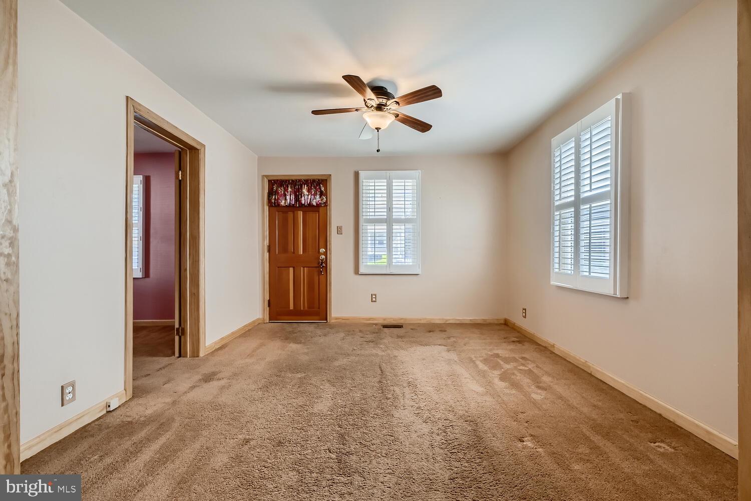 369 Townsend Road Essex, MD 21221 - Photo 8 of 27