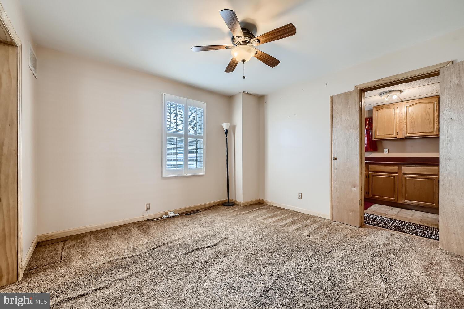 369 Townsend Road Essex, MD 21221 - Photo 10 of 27