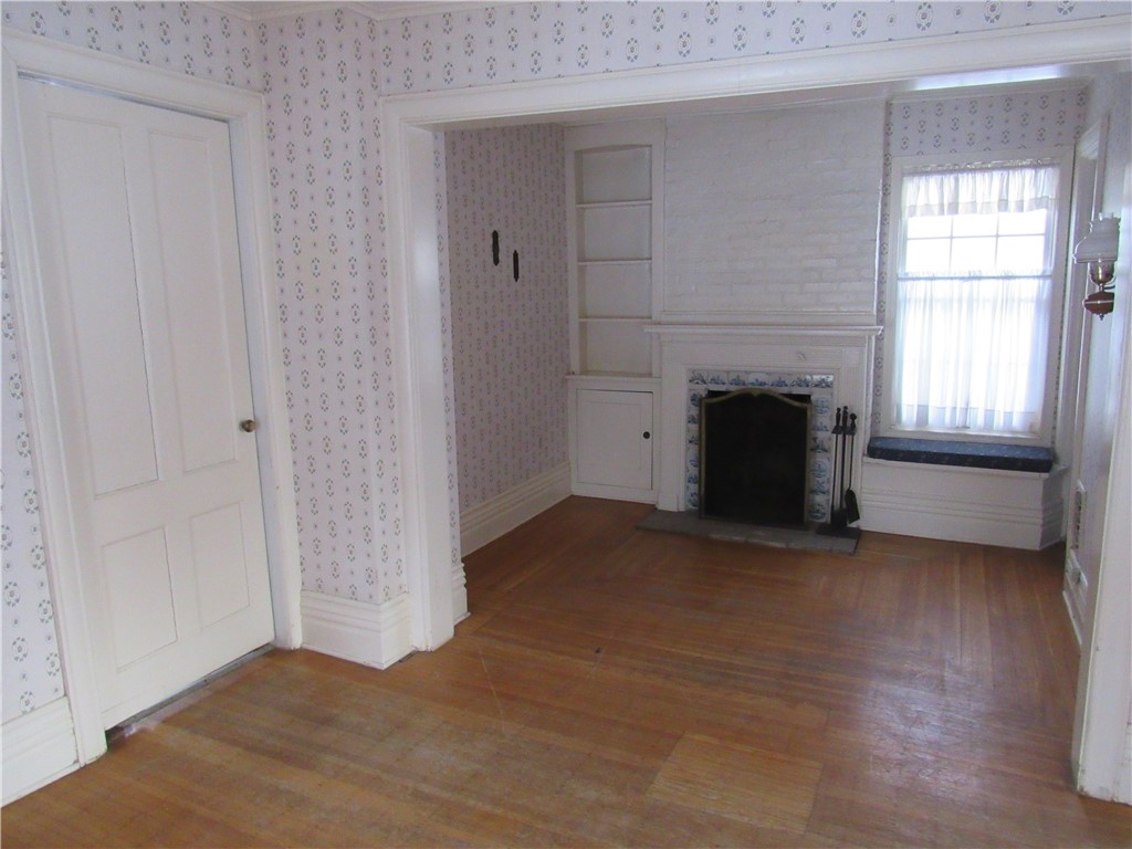 180 Milburn Street Rochester, NY 14607 - Photo 11 of 39 Sitting Area